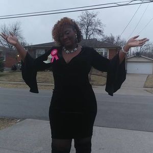 Meet your Posher, Shekia